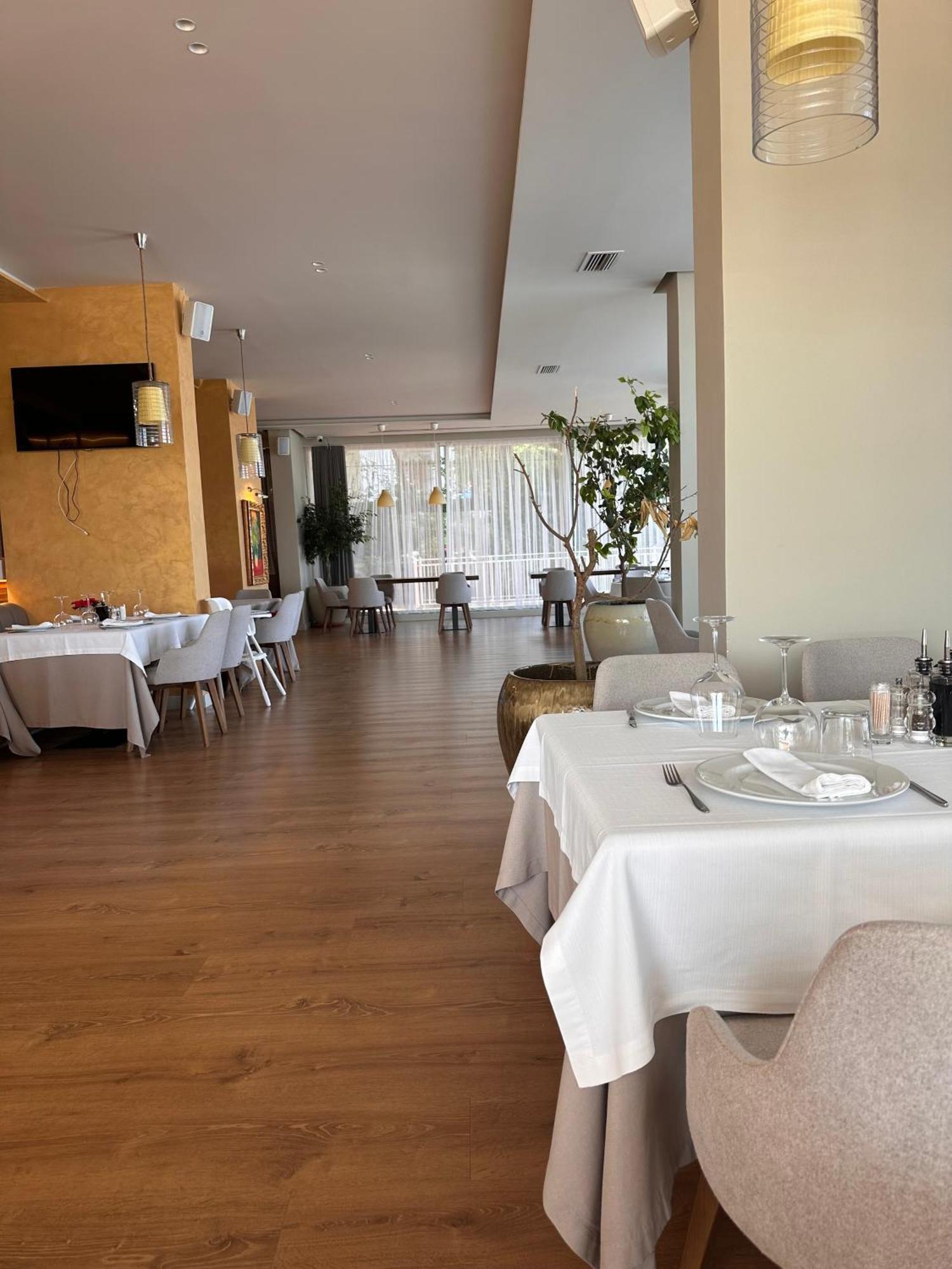 Grand Riviera Blu- Seaside Hotel Radhimë Екстериор снимка